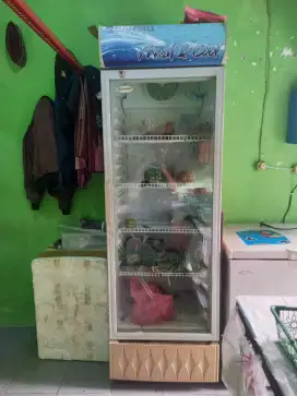 Dijual Showcase murah masih bagus