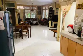 RUMAH AWILIGAR RIA DEKAT TAMAN MAKAM  PAHLAWAN CIKUTRA