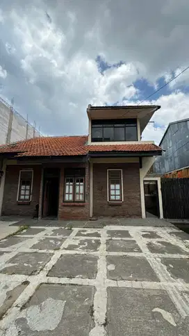 DIJUAL CEPAT RUMAH COCOK UNTUK KOST LINGKUNGAN KAMPUS PANYILEUKAN