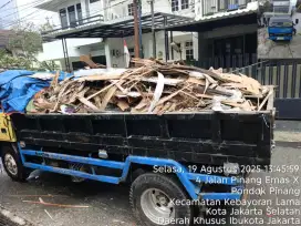 Jasa buang puing tanah