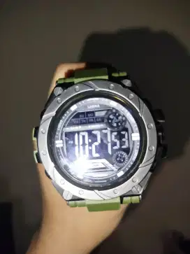 Jam lasika hijau