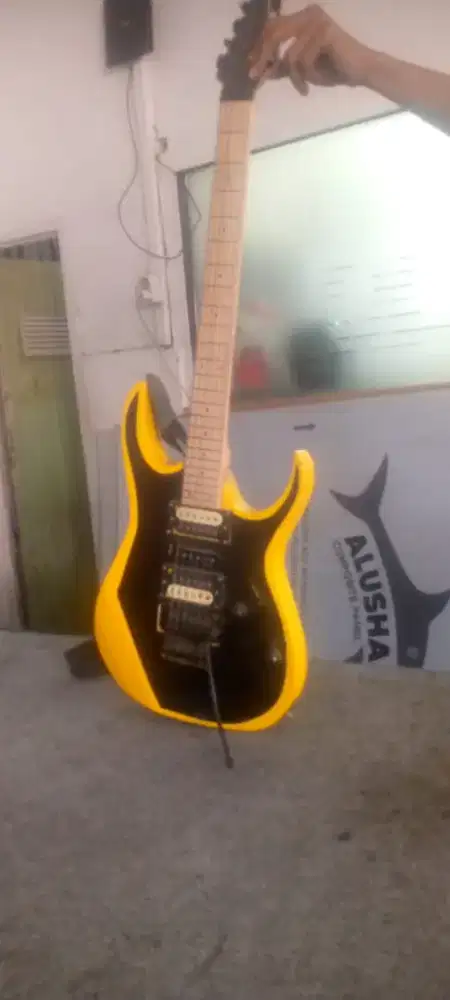 Jual gitar elektrik Ibanez