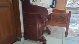 Meja kayu ukir antik