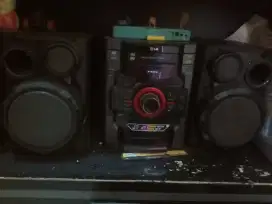 Dijual LG radio DVD Compo 800W PMPO