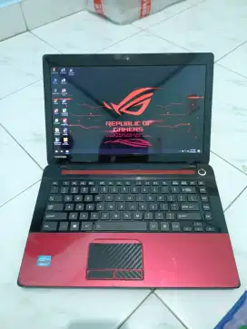 Laptop Toshiba core i3 merah slim editing game