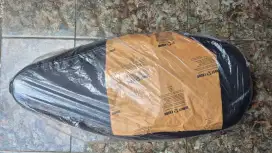 DIJUAL JOK VESPA LX 125 WARNA HITAM TAHUN 2021 MASIH BAGUS