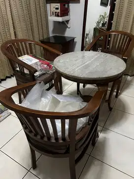 Meja & kursi Betawi