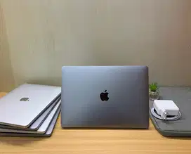 Jual cepat, Macbook Pro 13inc 2017 core i5 ram 8Gb ssd 128Gb