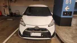 Toyota Sienta V matic 2017 Putih favorit