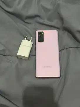 Samsung S20 - RAM 8/128 - Warna Ungu