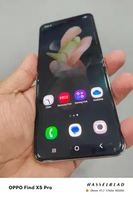 Samsung zflip4 8/512 mulus