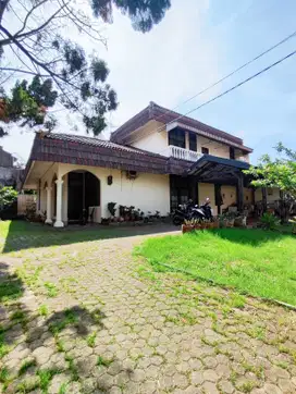 Dijual Rumah Pojok Tanah Luas Dalam Komplek di Jatiwaringin Bekasi
