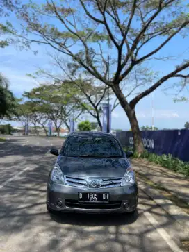 NISSAN GRAND LIVINA 1.5 SV AT 2012