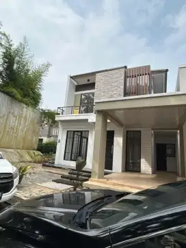 Dijual Rumah siap huni di Kota wisata