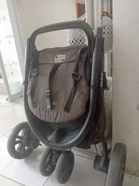 Dijual stroler anak, anaknya sekarang sudah gede,
