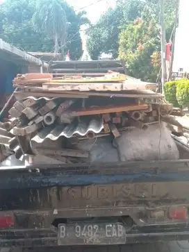 Jasa angkut puing pindahan kayu bongkaran penebangan pohon dll