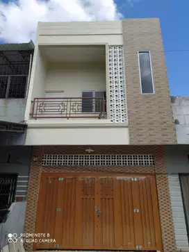Dijual Ruko 2lt Kondisi Baru lokasi Tengah kota dekat Jalan Riau