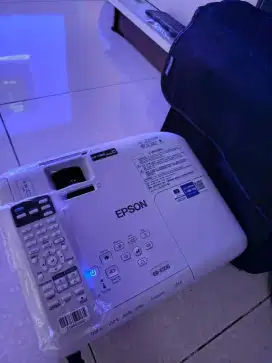 Proyektor Epson EB X500