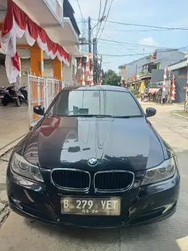 BMW 320i AT E90
