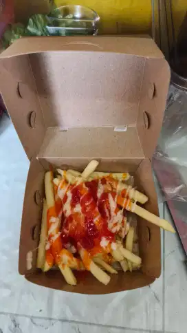 Jaga dan melayani stand burger