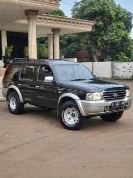Ford Everest 2.5 XLT TDI M/T 4X4 Diesel 2004
Sangat terawat