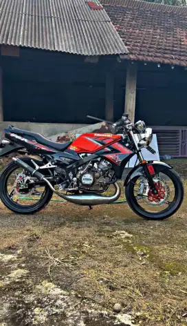 Kawasaki ninja r tahun 2014 asli warna oranye