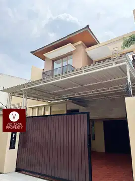 Rumah ada Kolam Renang Di Kemang Jakarta Selatan