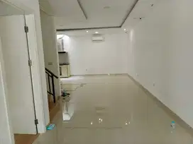 Dijual Cepat Rumah 2 LT Green Lake City Cipondoh Tangerang Semifurnish