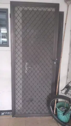 Pintu Kawat Nyamuk Alumunium Siap Pakai