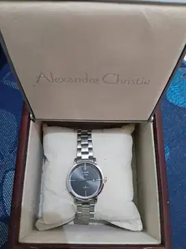 Alexander Christie wanita