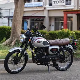 KAWASAKI W175 SE SILVER 2022 KM 9K PAJAK PANJANG LIKE NEW
