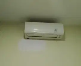 Jual AC Daikin 1 PK langsung jual 2 unit karena mau pindah kantor