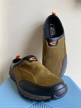 Sandal sepatu camel active
