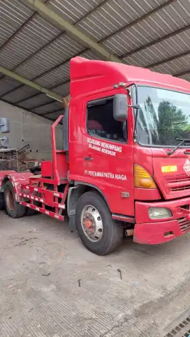 Dijual head truck
