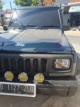 feroza.jeep plat B
