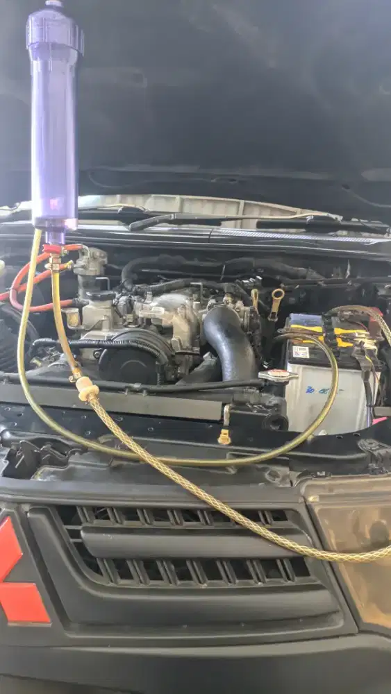 Home servis mekanik mobil