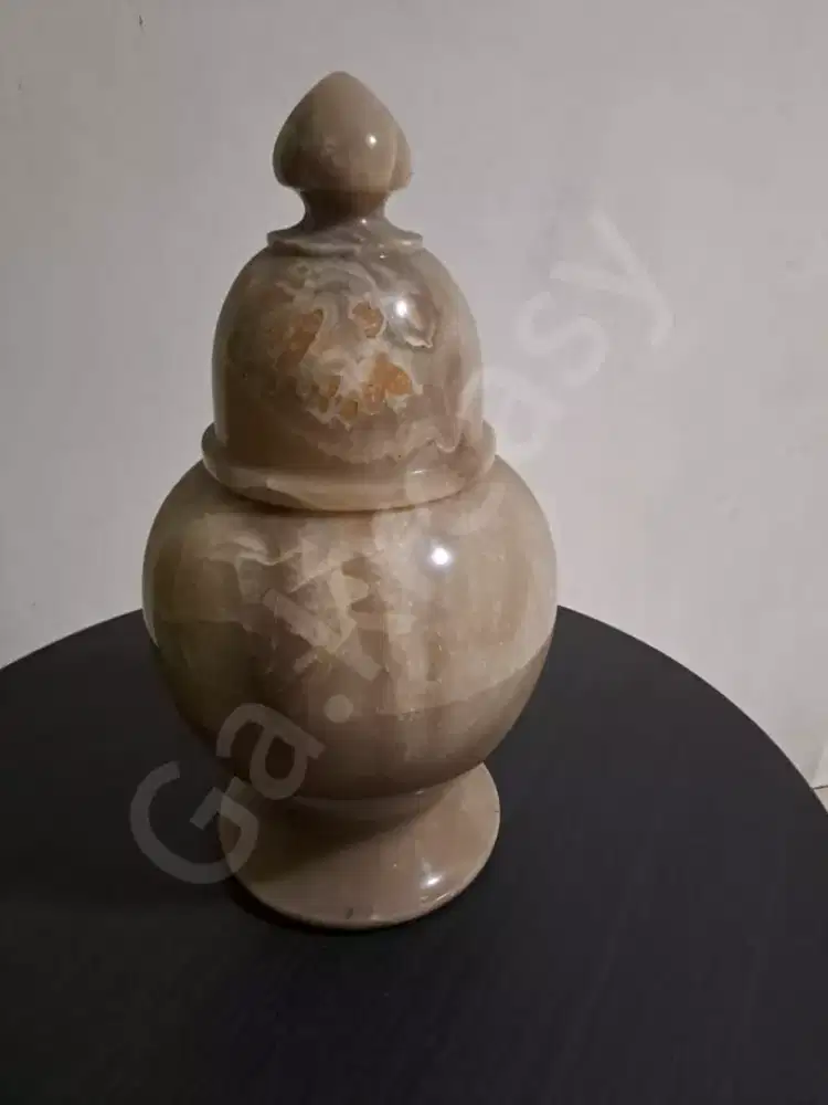 Guci antik onyx tua