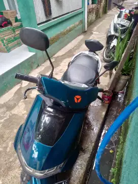 Yadea t9 bekas pemakaian