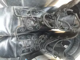 SEPATU BEKAS KULIT