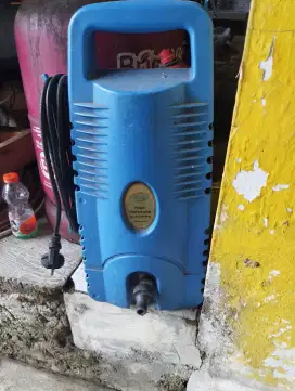 Mesin buat cuci motor mobil AC
