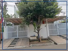 Rumah Bagus dua lantai disewakan di Taman Alfa Indah Jakarta Barat