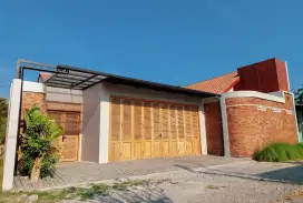 Rumah Tropis Modern Eksklusif. Hunian Nyaman Bernilai Investasi Tinggi