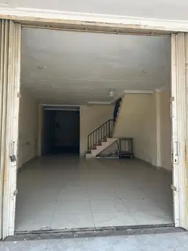 Disewakan ruko Symphoni 2.5 lantai Harapan Indah Bekasi