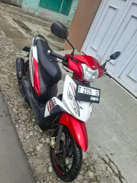 TVS dazz Putih Merah