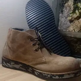 Sepatu second brand EMPORIO ARMANI