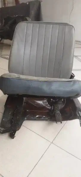 Kursi mobil L300 Pu