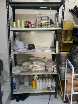 Rak besi dan kayu