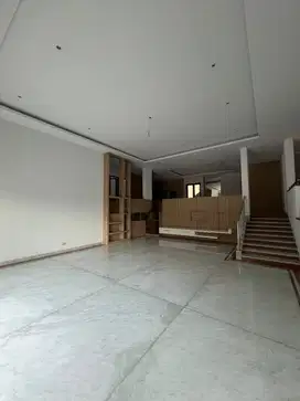 Rumah 4 Lantai Siap Huni Semi Furnished di Taman Villa Meruya Kembanga