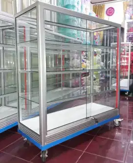 Etalase 1Mx1M Pake Roda & Kunci Buat Toko dll