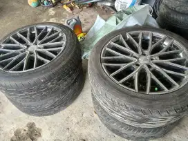 Velg ban R20 lubang 5 bekas innova, terios